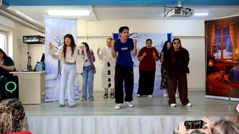 Gezici Tiyatro Aydın'da Öğrencilerle Buluştu