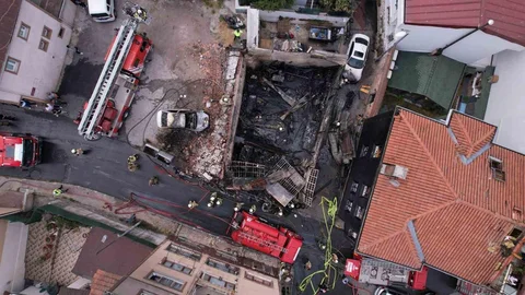 İstanbul Fatih'te Motosiklet Tamirhanesinde Yangın