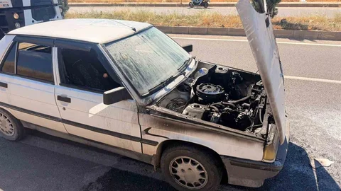 Adıyaman'da Seyir Halindeki Araç Yandı