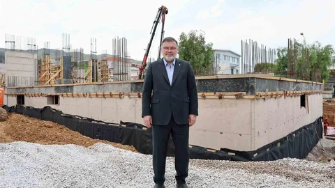İzmir'de AK Parti'den CHP'ye Eleştiriler