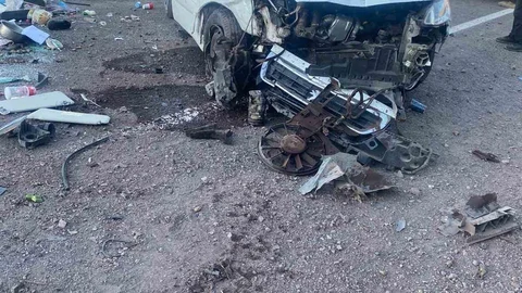 Elazığ'da Ticari Araç Takla Attı