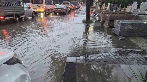 Ankara'da Sağanak Yağış Etkili Oldu