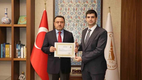 Kütahya'da Vali'den Kaymakama Ödül