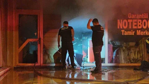 Antalya'da Bilgisayar Tamir Dükkanında Yangın
