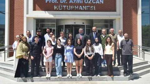 Bilecik'te 'Kampüste Yaşam' Sergisi Açıldı