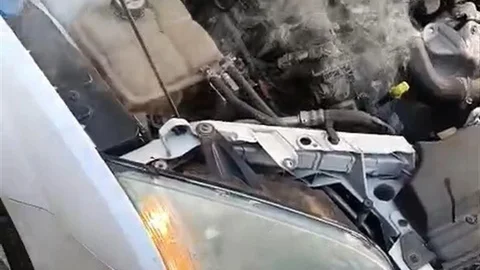 Adıyaman'da Seyir Halindeki Araç Yandı
