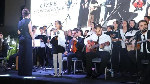 Cizre'de Öğrenci ve Öğretmenler Konseri