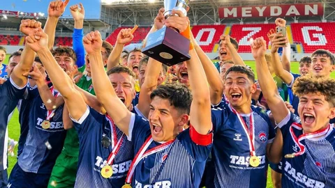 Bursa Orhangazi U18 Şampiyonu Oldu