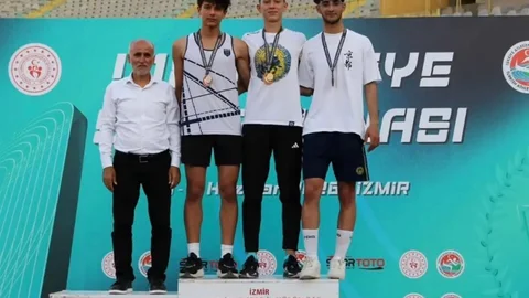 Sivaslı Atletler Şampiyonadan Madalyalarla Döndü
