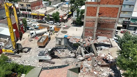 Adıyaman'da Yıkım Sırasında Olay
