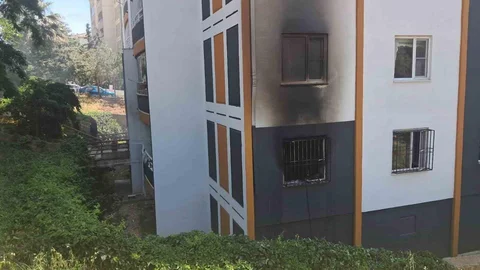 Kilis'te Yangın: 4 Kişi Hastaneye Kaldırıldı