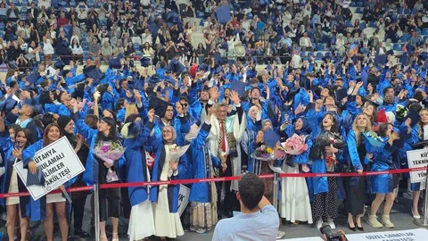 Kütahya'da Mezuniyet Töreni Coşkusu
