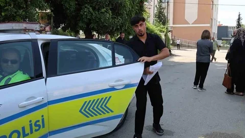 Adana'da Sınav Heyecanı ve Kimlik Sorunu