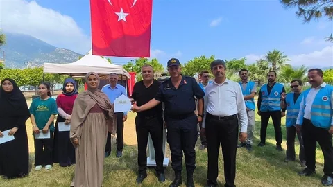 Anamur'da Bilgi Yarışması Ödülleri Verildi