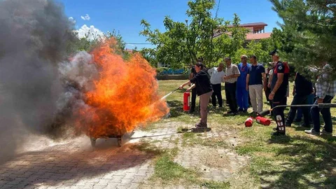 Erzincan'da Hastane Personeline Yangın Eğitimi
