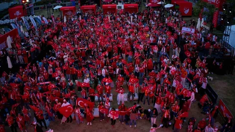 Los Angeles'ta Türk Bayrakları Dalgalandı