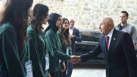 Nihat Özdemir Trabzon'da Öğrencilerle Buluştu
