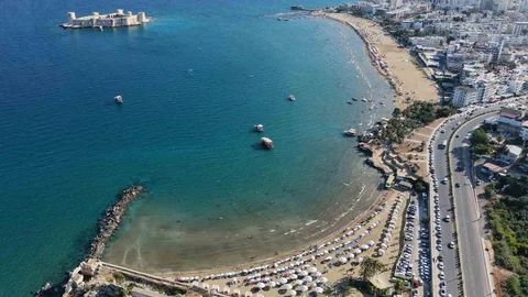 Mersin'de Plajlar Dolup Taşıyor