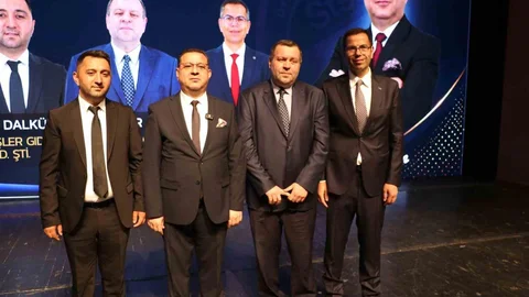 Sivas'ta İş Adamı Eken Adaylarını Tanıttı