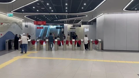 Türkiye'nin Yeni Metro Hattı İlk Günü 10 Bin Yolcu Taşıdı