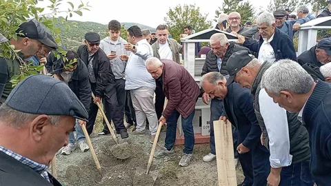 Rıza Çalımbay’ın Annesi Uğurlandı
