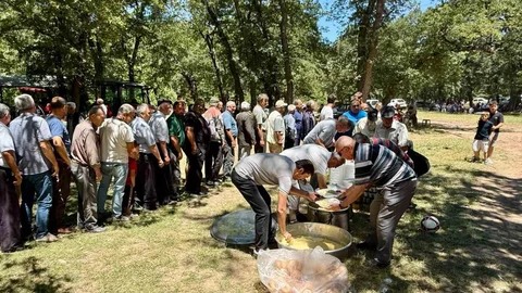 Dereoba Köyü'nde Geleneksel Hayır Etkinliği