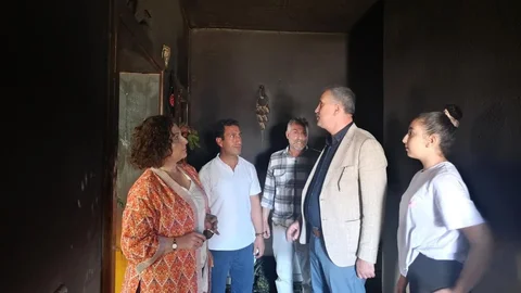 Ağrı'da Yangından Etkilenen Aileye Destek