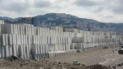 Trabzon'da Dev Taşlar Dikkat Çekiyor