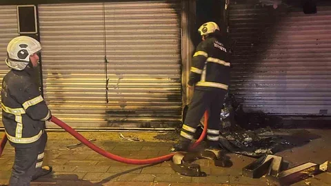 Siirt’te Market Yangını Çıktı