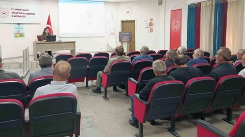 Bayburt’ta Muhtarlara Sosyal Hizmetler Eğitimi
