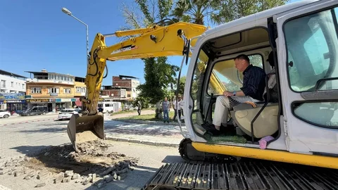 Yenipazar'da Sıcak Asfalt Çalışmaları Başladı