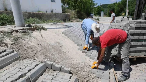 Şehzadeler'de Kilit Parke Taşı Yenileme Çalışmaları