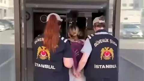 İstanbul'da Metroda Hakaret Olayı