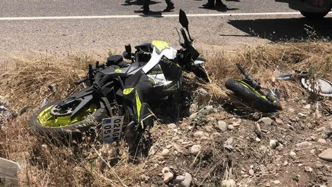 Adıyaman'da Kamyonet ile Motosiklet Çarpıştı