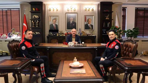 Çankırı'da Hayat Kurtaran Polisler
