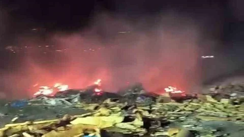 Mersin'de Çöp Sahasında Yangın Çıktı