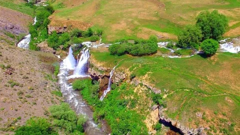Erzincan'da Doğanın Güzelliği: Konarlı Şelalesi