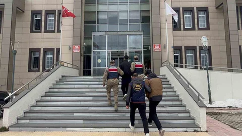Bitlis'te Göçmen Kaçakçılığı Operasyonu Yapıldı