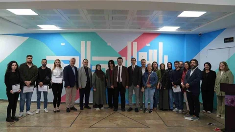 Karabük'te Sanatla Yenilenen Okul Duvarları