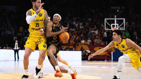 Galatasaray'da İki Oyuncuyla Veda Süreci