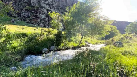 Niğde'de Uzandı Vadisi Ziyaretçi Akınına Uğruyor