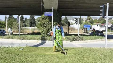 Kuşadası'nda Yeşil Alan Bakımı Tamamlandı