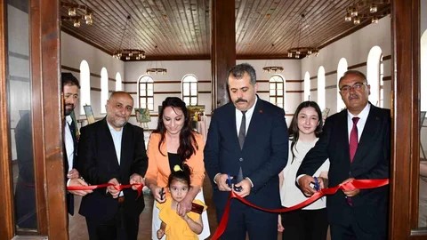 Vezirköprü'de Yıl Sonu Resim Sergisi Açıldı
