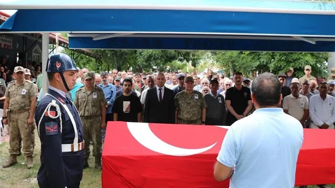 Fırat'ın Cenazesi Erzincan'da Toprağa Verildi