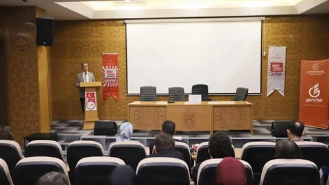 Bayburt’ta Öğrenciler Münazara Yeteneklerini Gösterdi