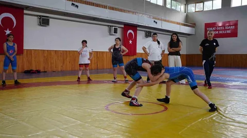 Kız Çocuklarının Güreş Hayali Tokat'ta Gerçekleşiyor