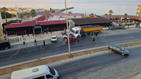 Mersin'de Kontrolden Çıkan Kamyon Kazası