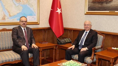 Ankara'da Bakan Güler, Vali Canbolat'ı Kabul Etti
