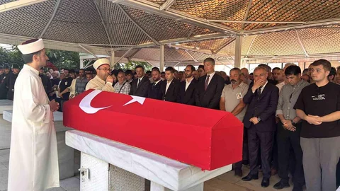 İstanbul'da Askeri Törenle Uğurlandı