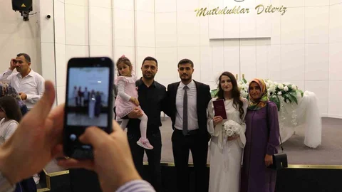 Sivas'ta Evlilik Kredisi Yaş Sınırı Tartışılıyor
